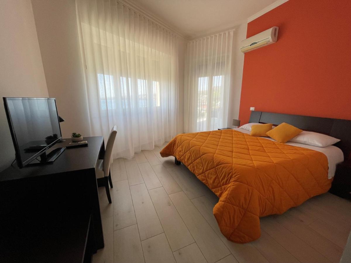 Oasis - Housity