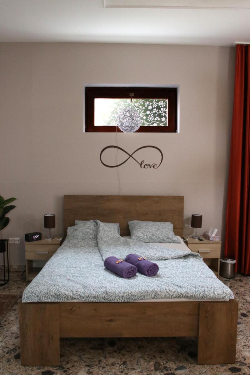 Tulipán Apartman - Housity