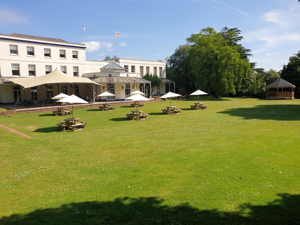 Stifford Hall Hotel Thurrock - Housity