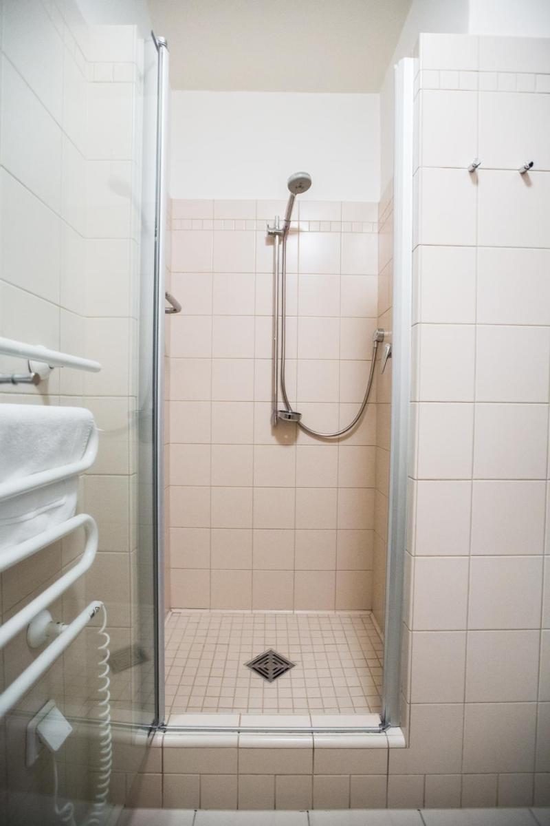 Stacja Nowa Gdynia Bed & Breakfast - Housity