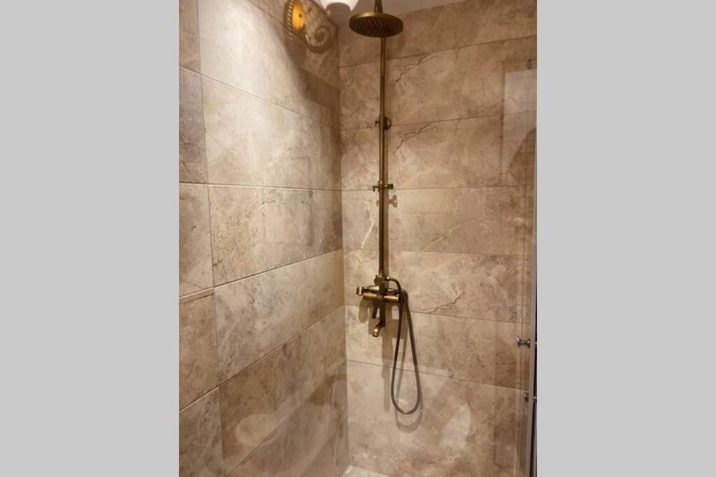 New and Luxury Apartment - Housity