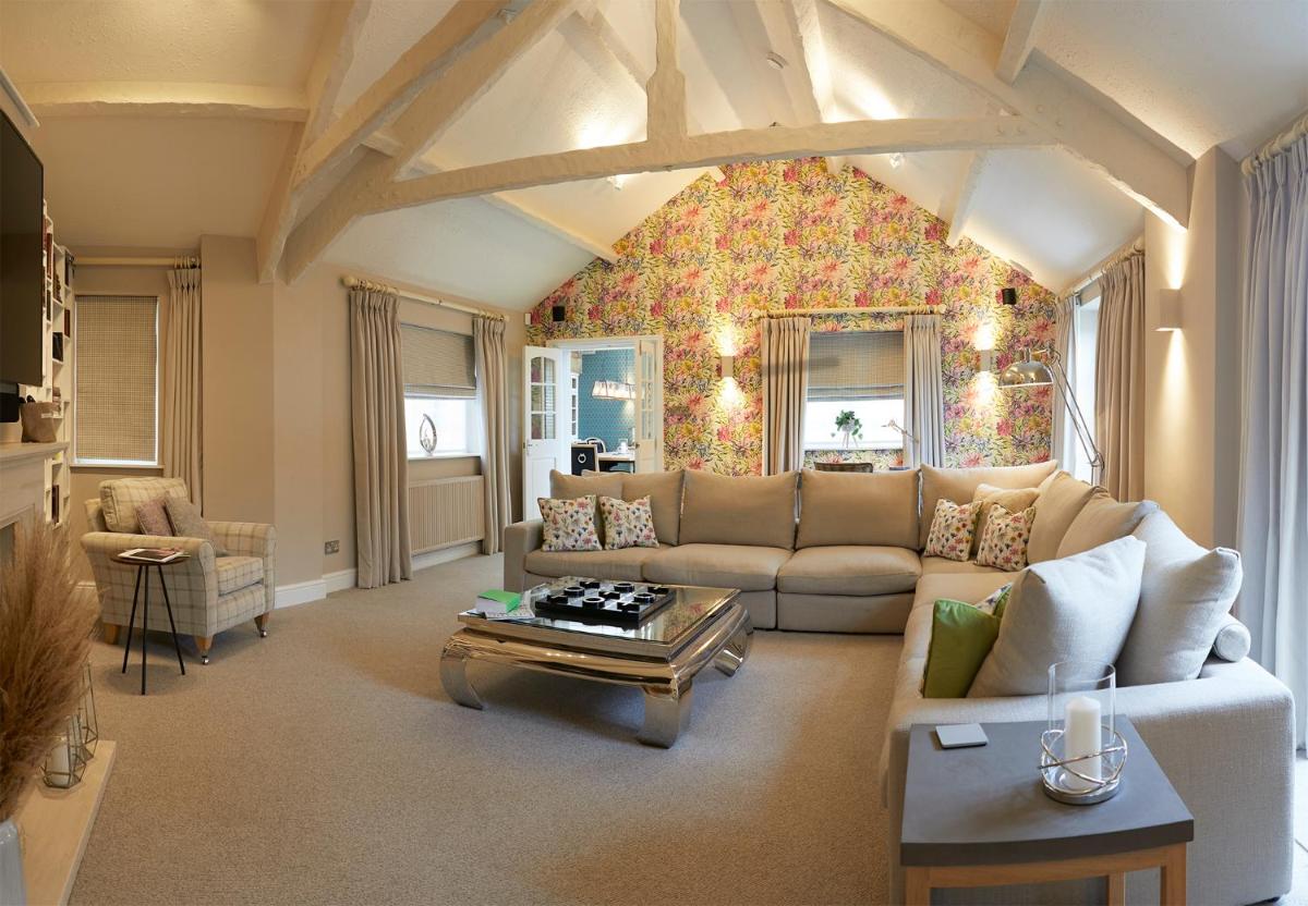 The Plough, Scalby - Housity