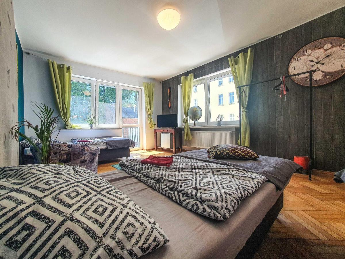 Hostel Mazurska 8a - Housity