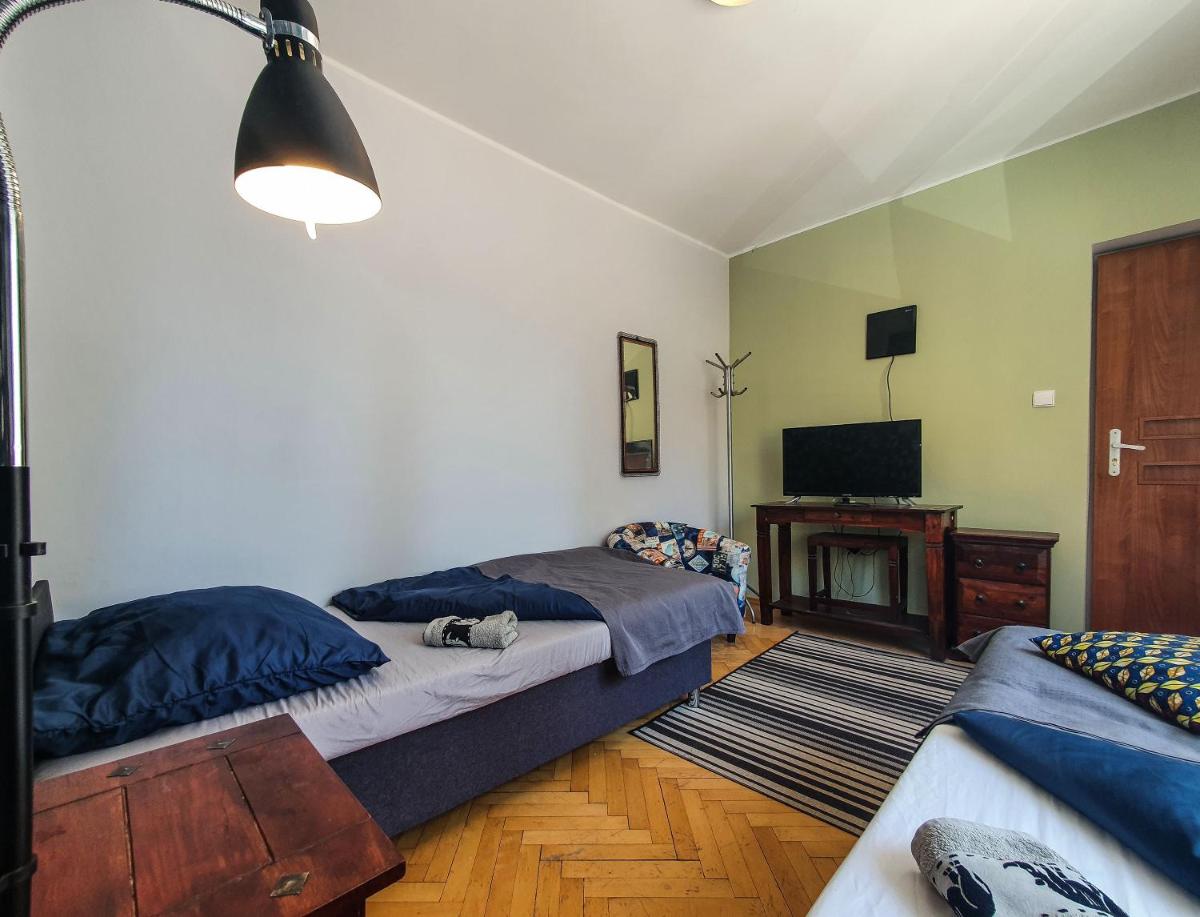 Hostel Mazurska 8a - Housity
