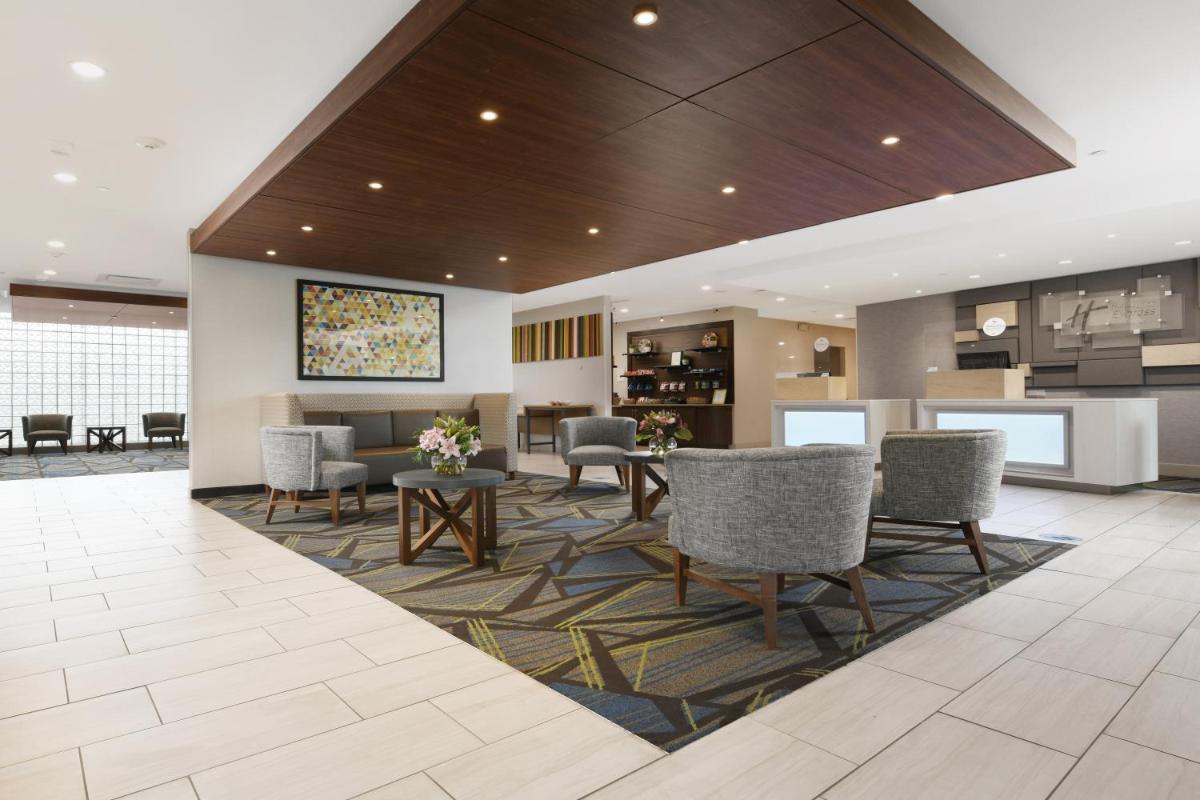 Holiday Inn Express Hotel & Suites Fort Worth Downtown, an IHG Hotel - Housity