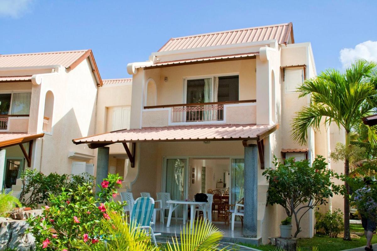 3 bedrooms house with sea view shared pool and enclosed garden at Grand Gaube - Housity