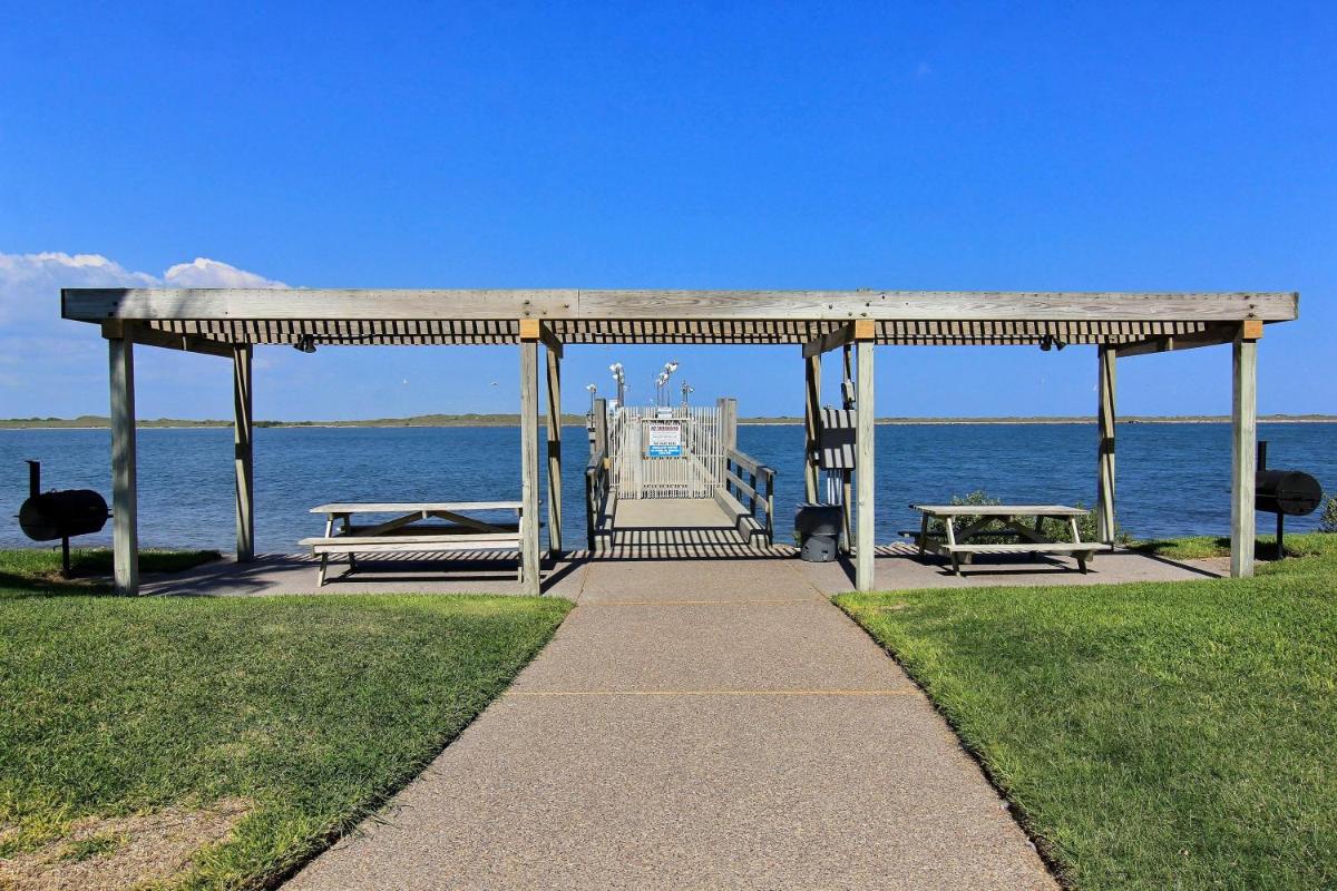 Channelview 204 - Housity