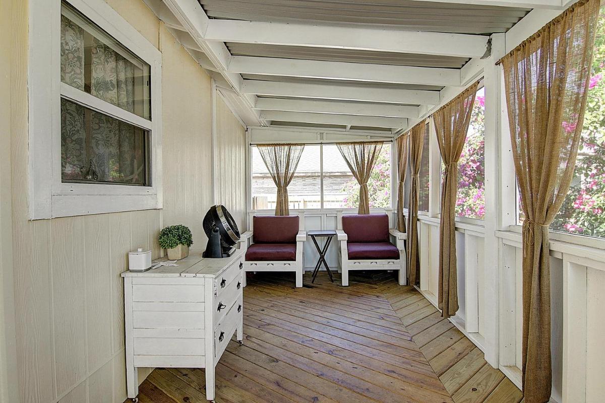 Le Petit Chateau - Housity