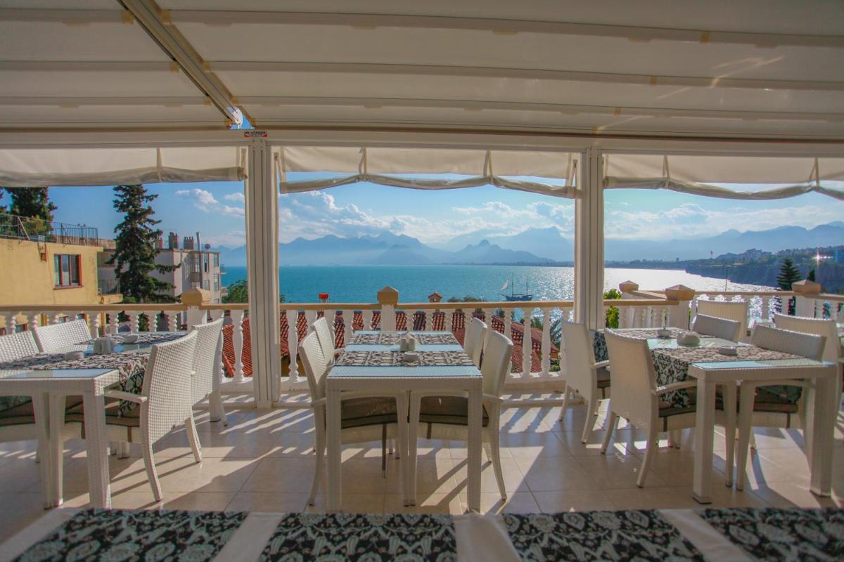 Bacchus Pension - Housity