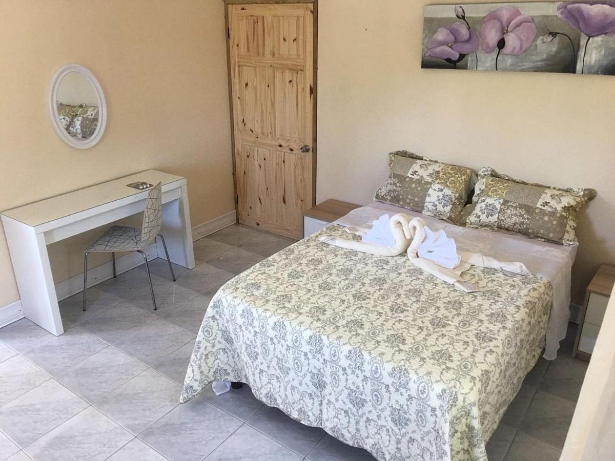Arms of Charms Guesthouse - Housity