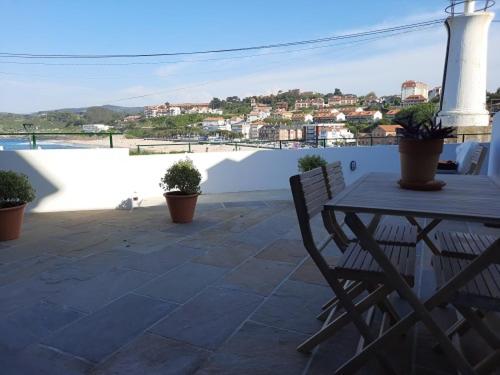 Apartamentos El Muelle Comillas - Housity