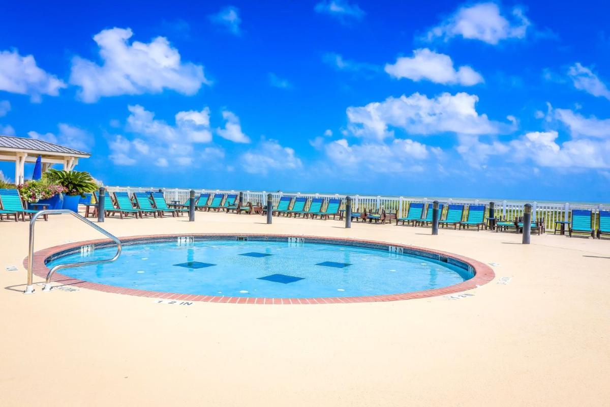 Beautiful two-bedroom with bay views in the lovely Pointe West Resort - Housity
