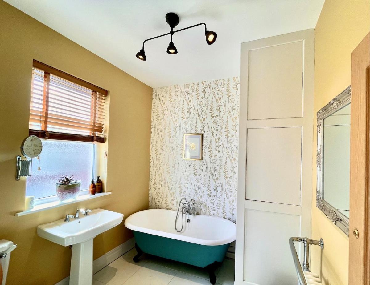Sea Retreats - Whitley Bay - Housity