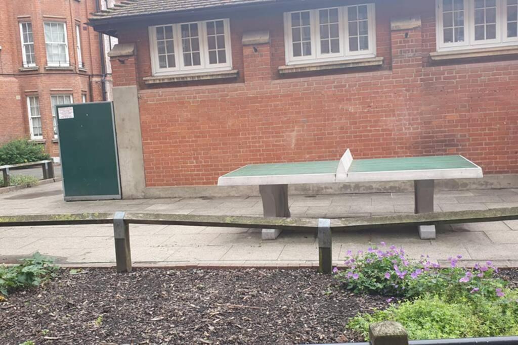 Central 1 BR Apartment *Zone 1* Elephant and Castle - Housity