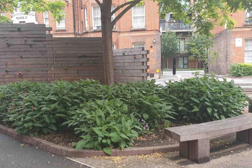 Central 1 BR Apartment *Zone 1* Elephant and Castle - Housity
