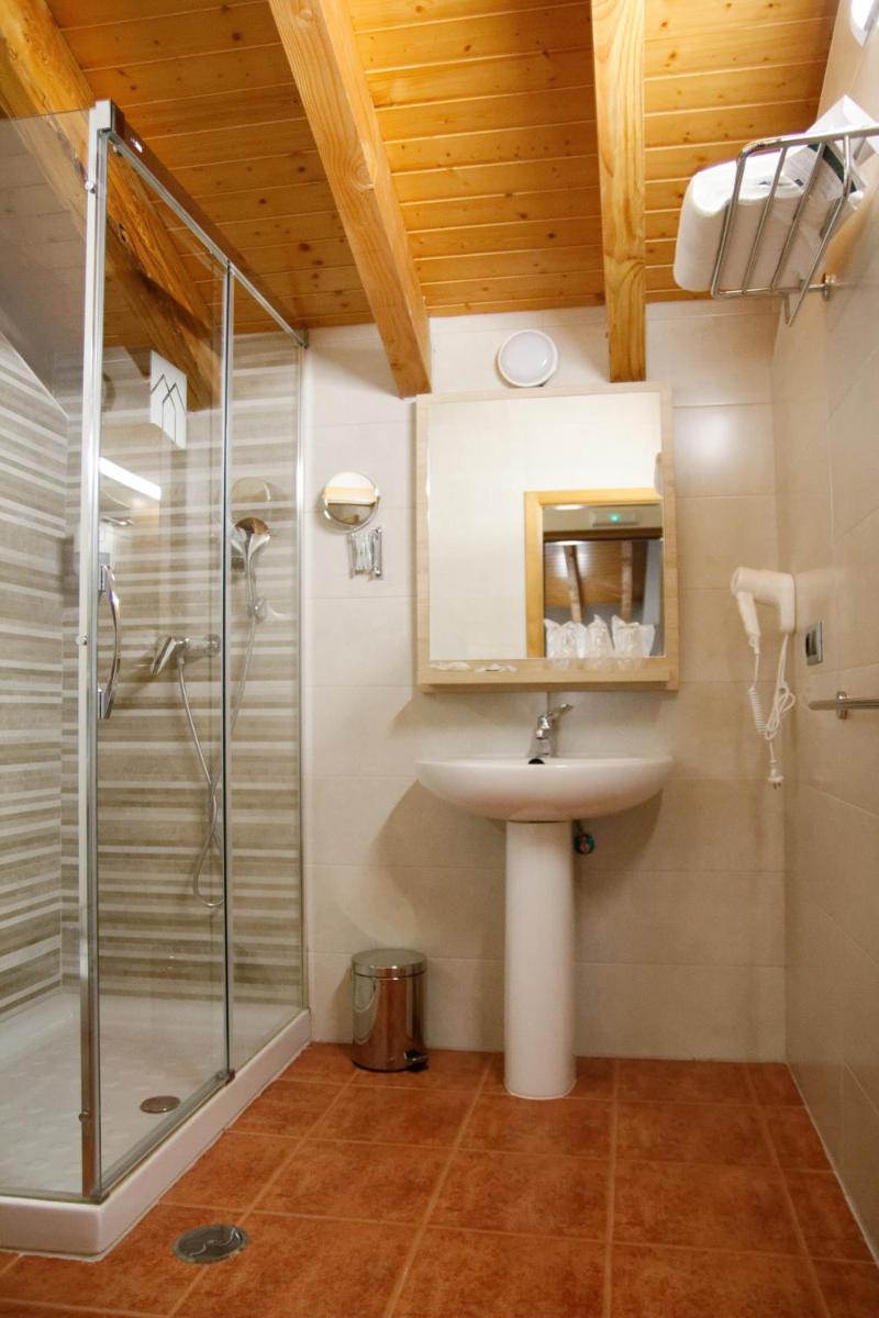 Un baño de Hotel Rural Las Montañas de Pumar