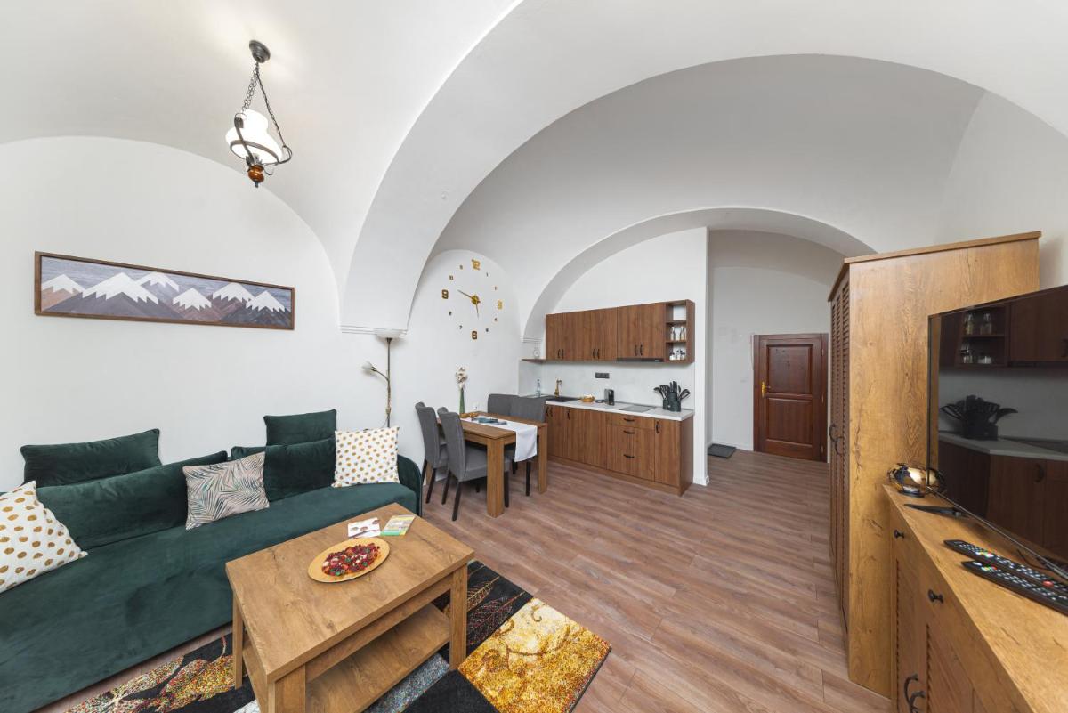 PB Apartments - Housity