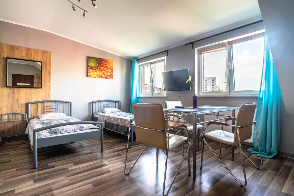 SUNNY GLOW Studio LOQUS - Housity
