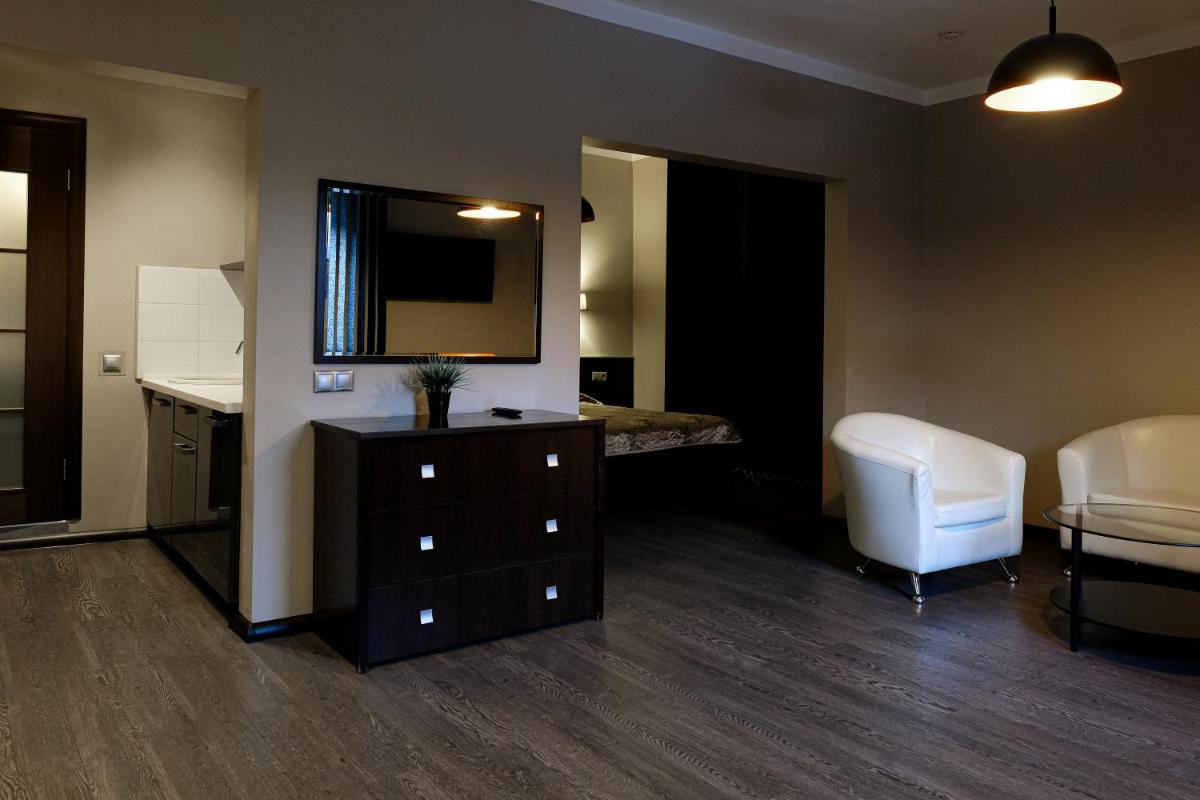 Garage Hotel - Housity
