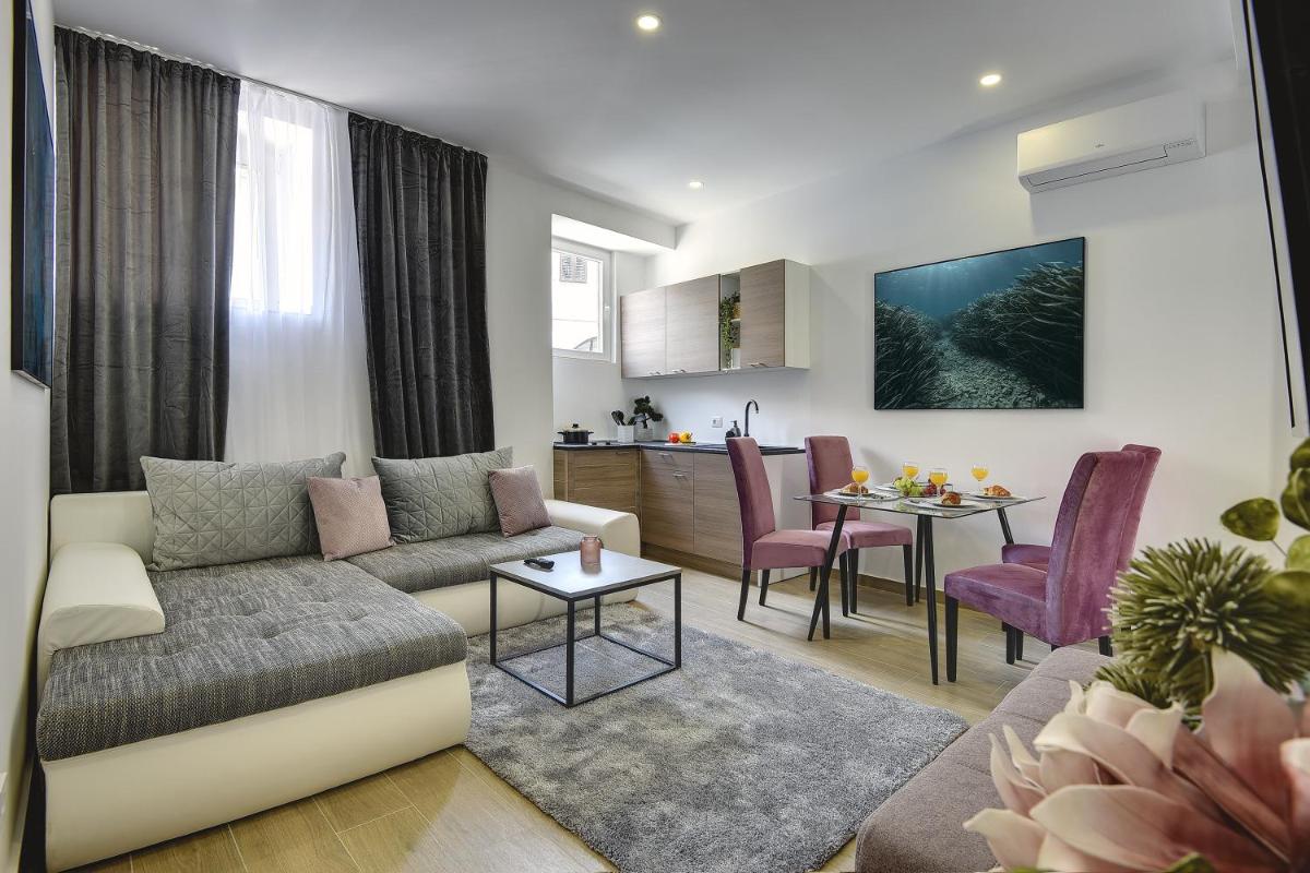 D&A Central Luxury Apartments with FREE Parking - Housity