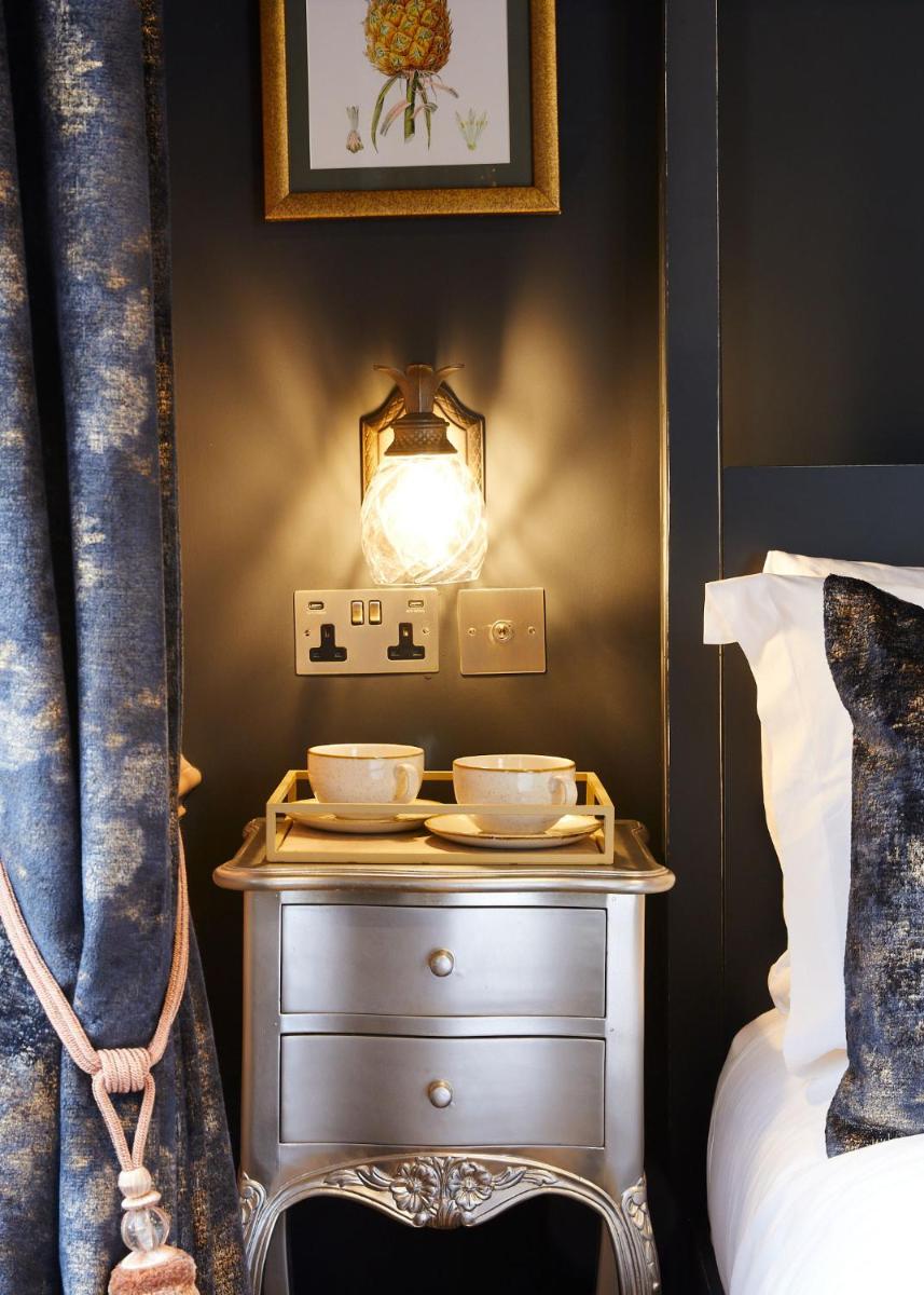 The Kings Arms Pub & Boutique Rooms - Housity