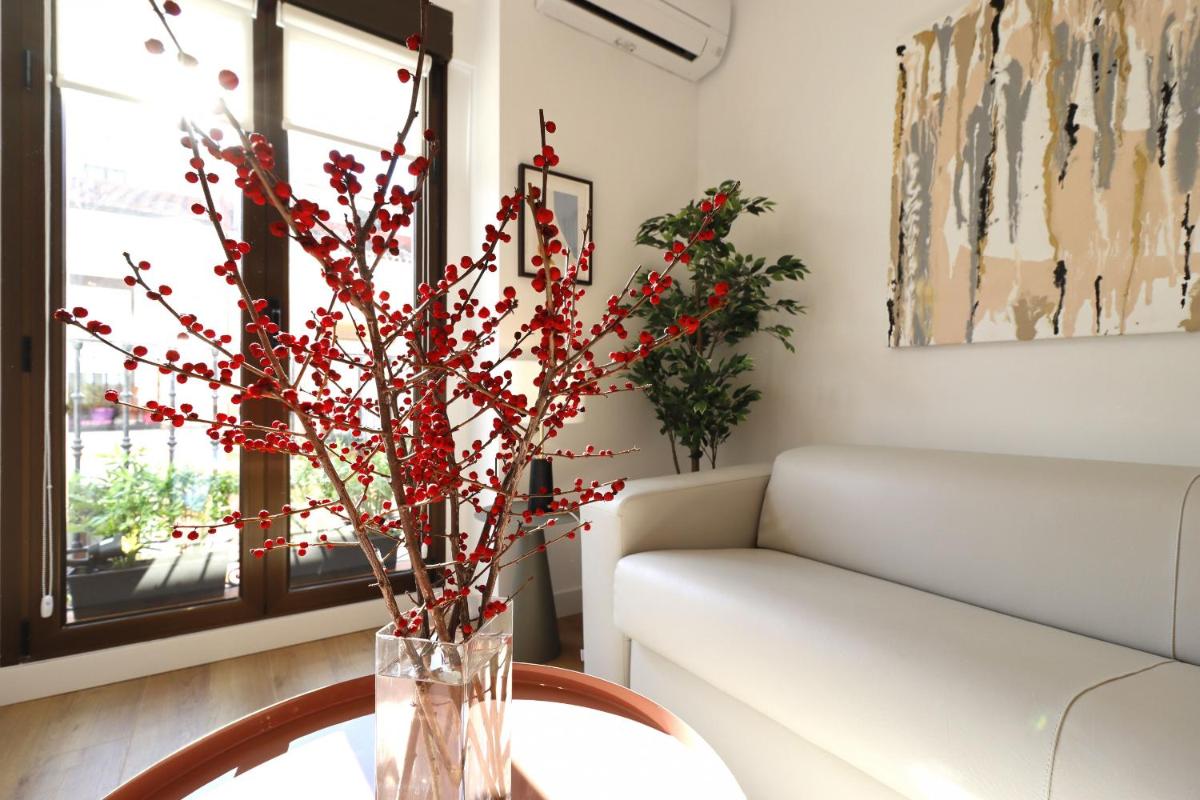 Reina Sofia Boutique II - Housity