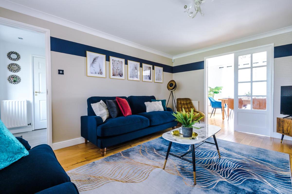 Contractors in nuneaton-6 bedroom house, parks 3 - Housity