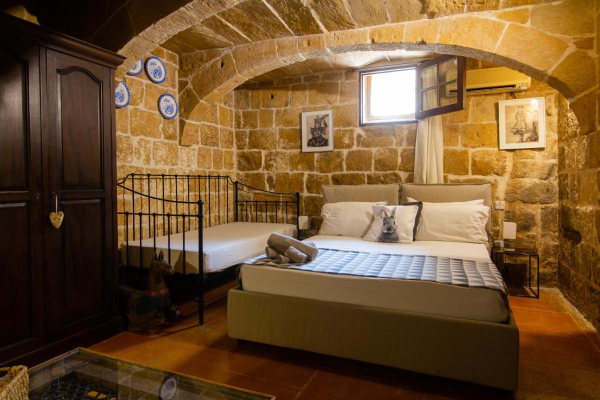 The Burrow Guest House - Housity