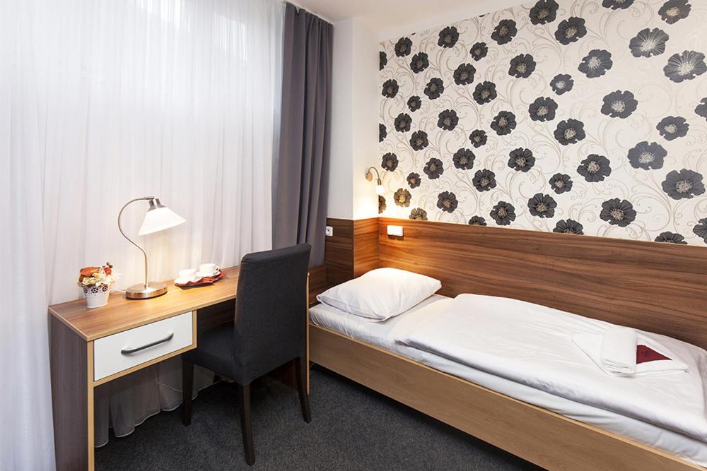 Arkada Hotel - Housity