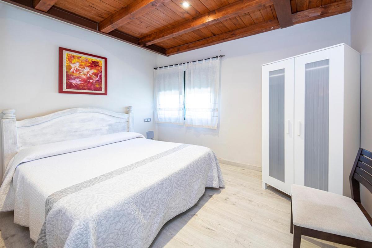 Apartamentos El Capricho - Housity
