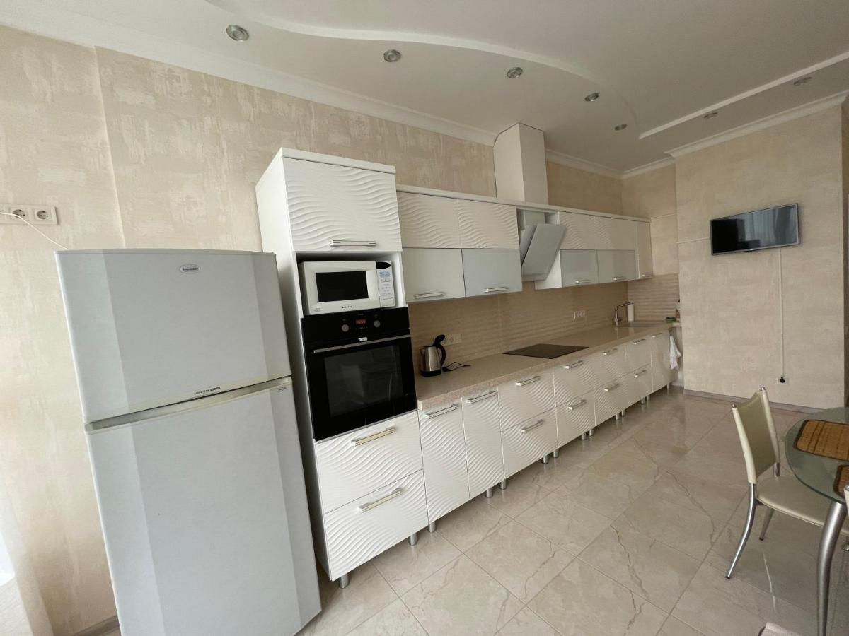 Sea View Kadorr Suite - Housity