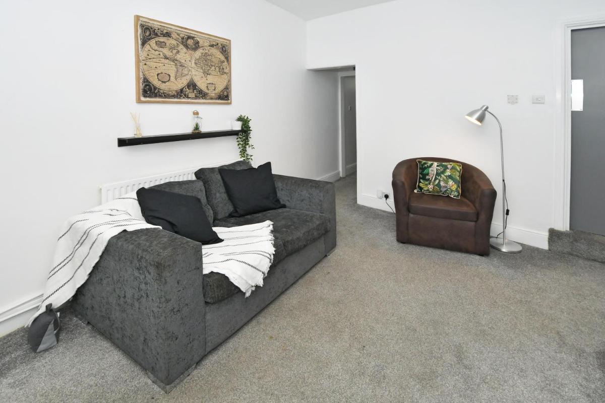 Boothen House by YourStays - Housity