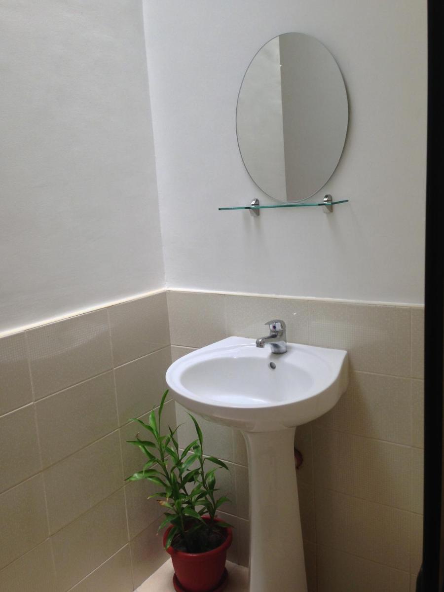 Crossroads Hostel Manila - Hizvo