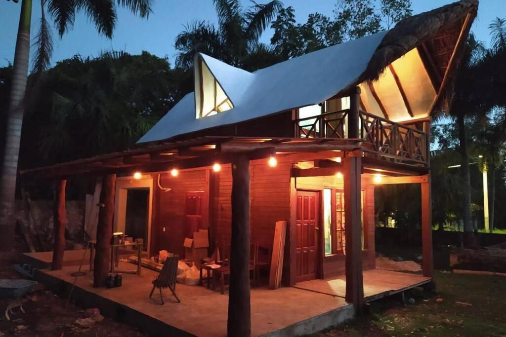 Suitetrails - Casa Alegra, Chalet de Madera y Jacuzzi