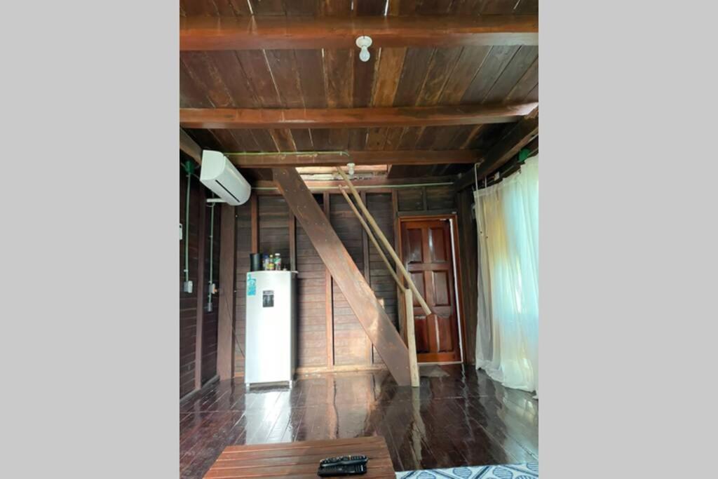 Suitetrails - Casa Alegra, Chalet de Madera y Jacuzzi