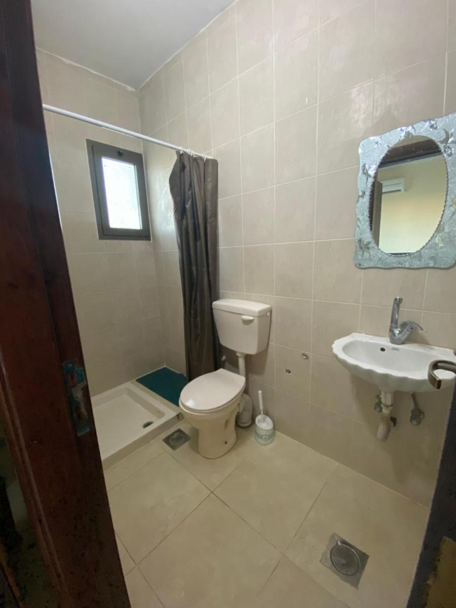 Jericho Waleed's Hostel - Housity