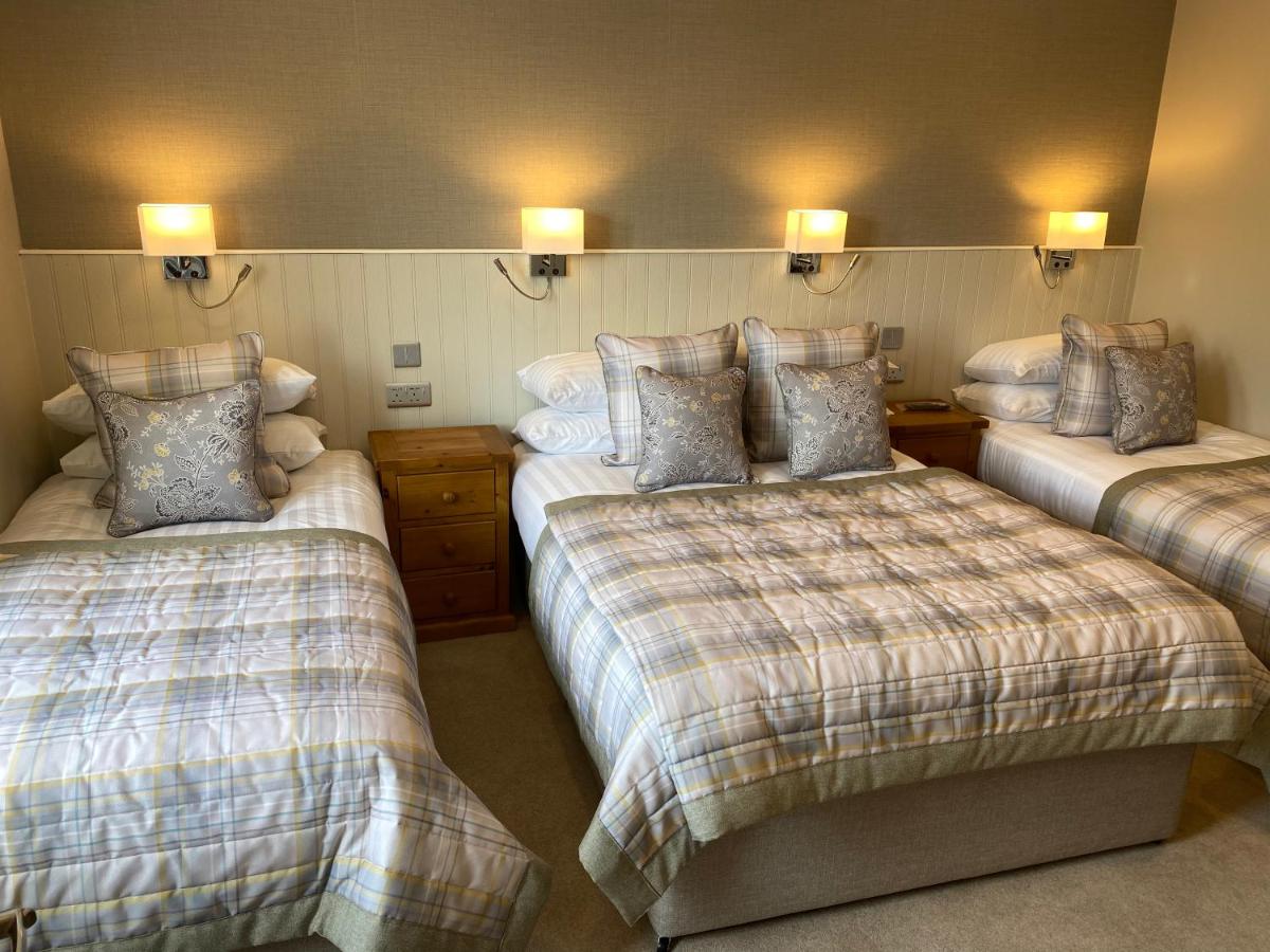 Adrian's Guest House - Housity