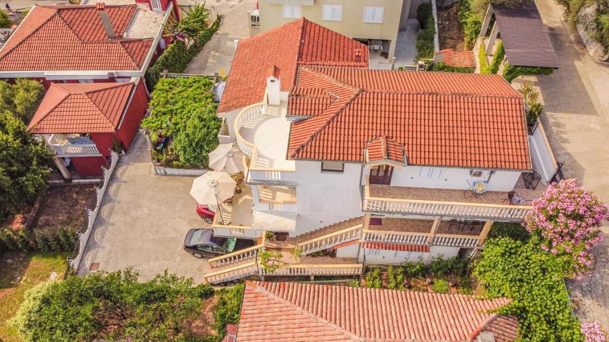 Villa Vojnic - Housity