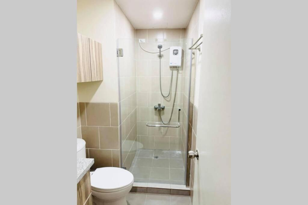 Cozy Studio Type Condo with Pool - Housity