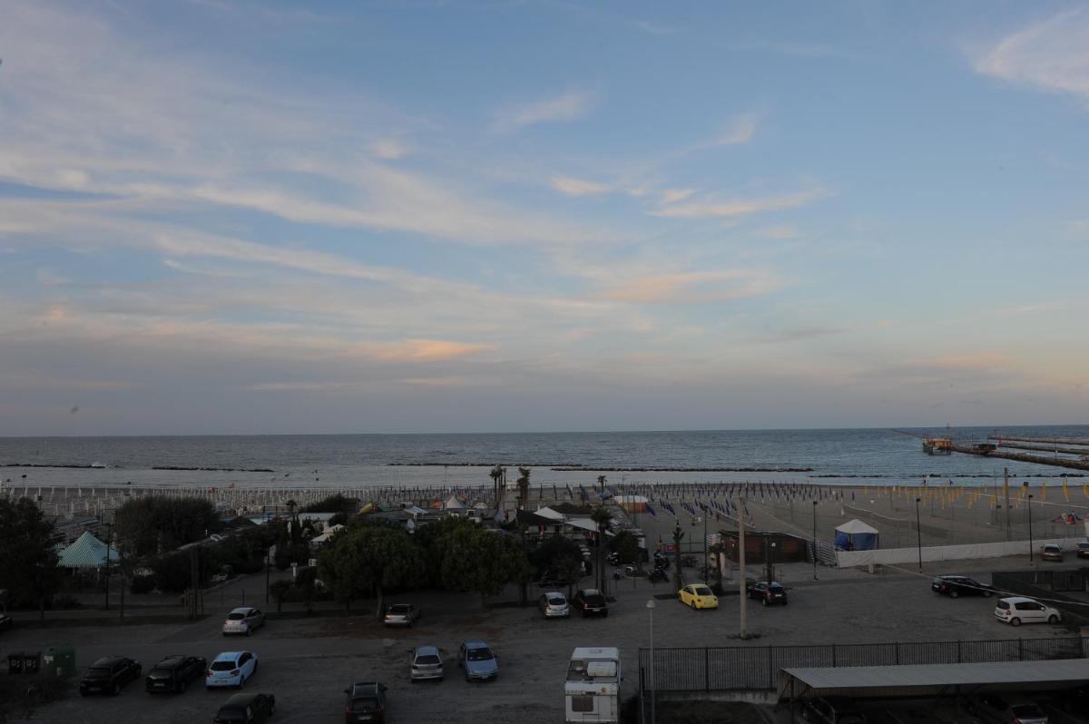 Hotel Cinzia - Housity
