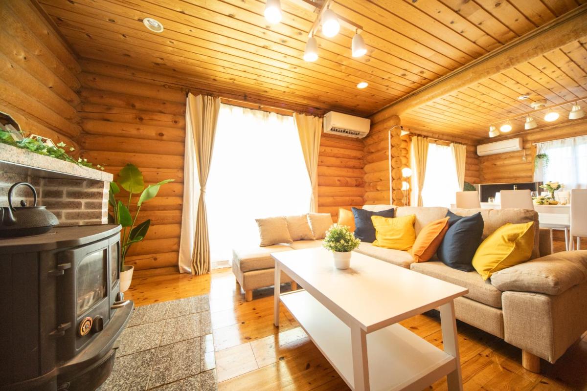 Awaji Large Log house in Goshiki 2 - Housity