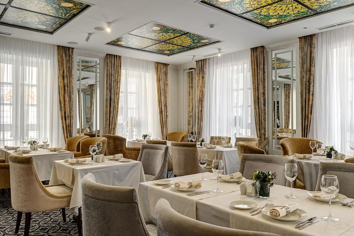 Grand Hotel Zvezda - Housity