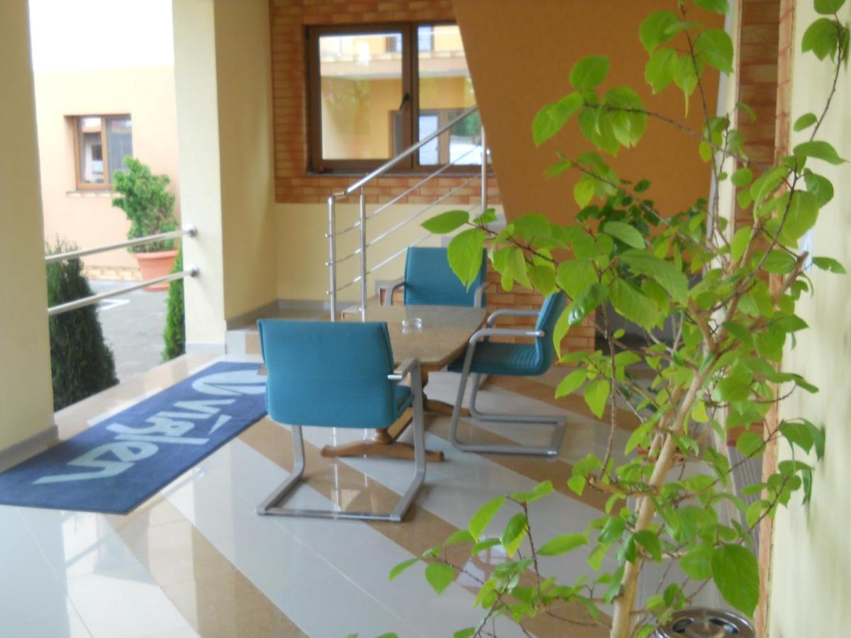 Pensiunea Cora - Housity