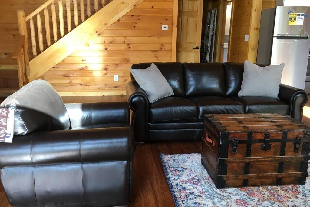 Spacious luxurious log cabin near Cooperstown NY - Housity