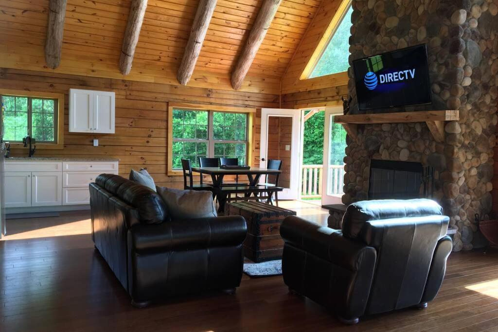 Spacious luxurious log cabin near Cooperstown NY - Housity