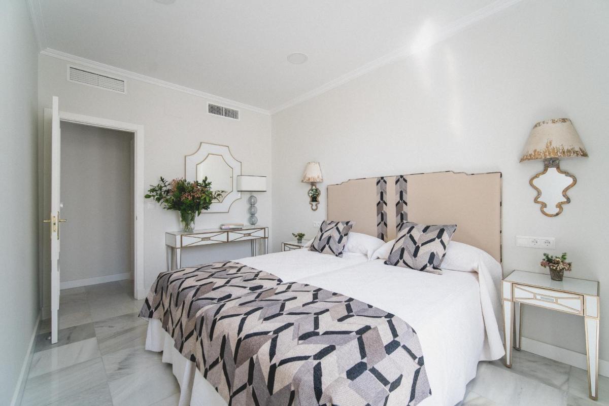 Apartamentos Abreu Suites - Housity