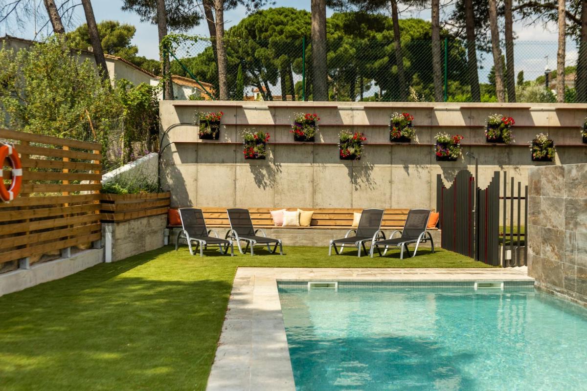Albana Apartaments Turístics - Housity