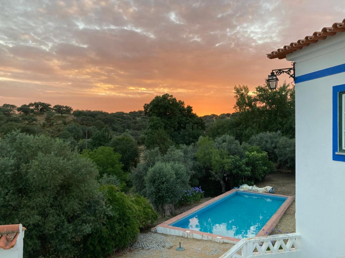 Monte da Fonte - piscina, tenis e snooker no Alentejo - Housity