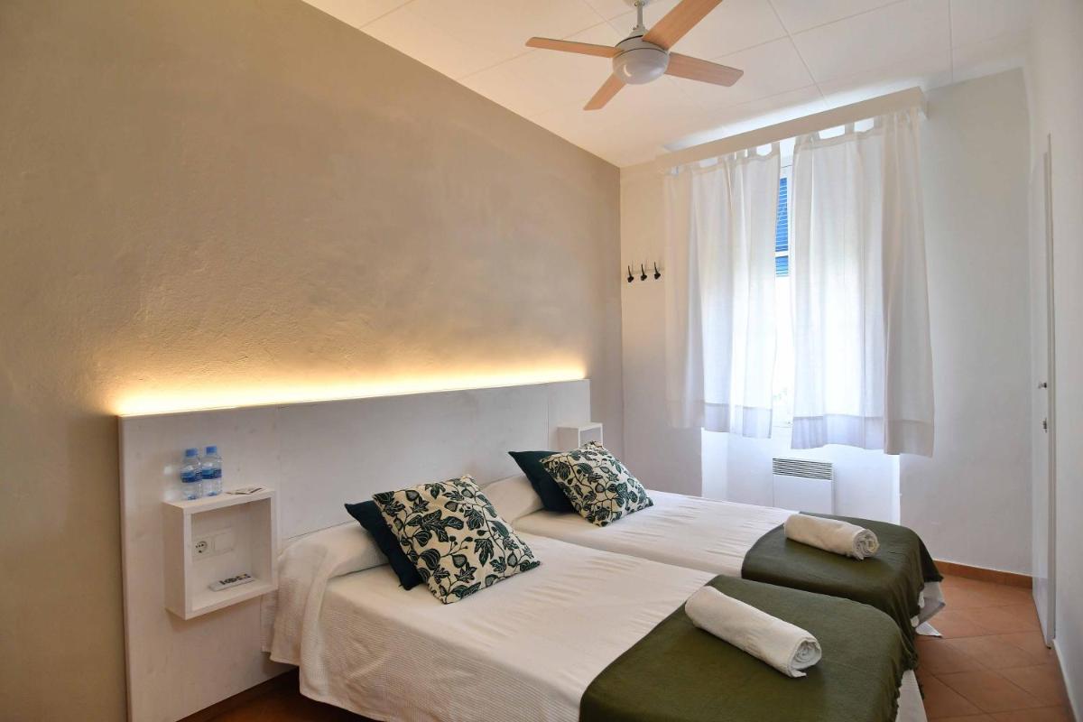 Hostal l'Estrella - Housity