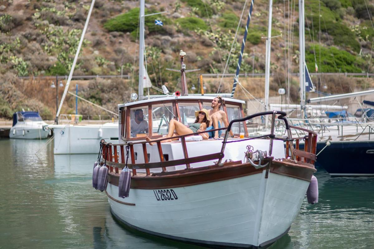 Marta Boat B&B - Housity